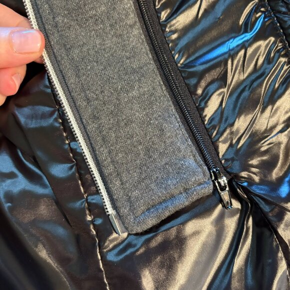 New Guess Packable Puffer Jacket Removable Hood  Stuff Sack M Black 22LMP719 - Picture 11 of 16